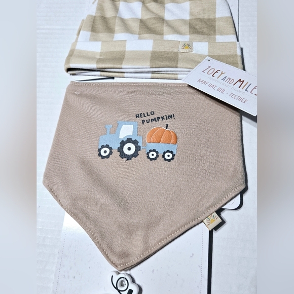 Zoey and Miles "Hello Pumpkin " 3 piece set hat, bib, and teether 0-12 Months - Picture 3 of 6